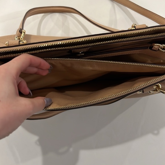 Coach Women's Beige Leather Fulton Strap Shoulder Bag - Picture 5 of 8